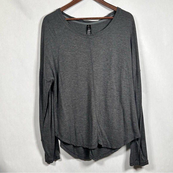 2 for$15 Yogalicious Gray Long Sleeve Top - Picture 1 of 9